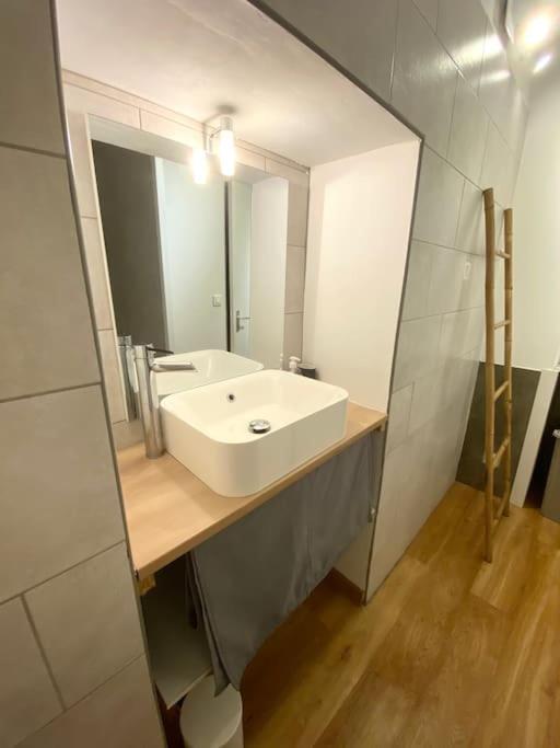 Apartamento Chez Camille Et David Sorgues Exterior foto